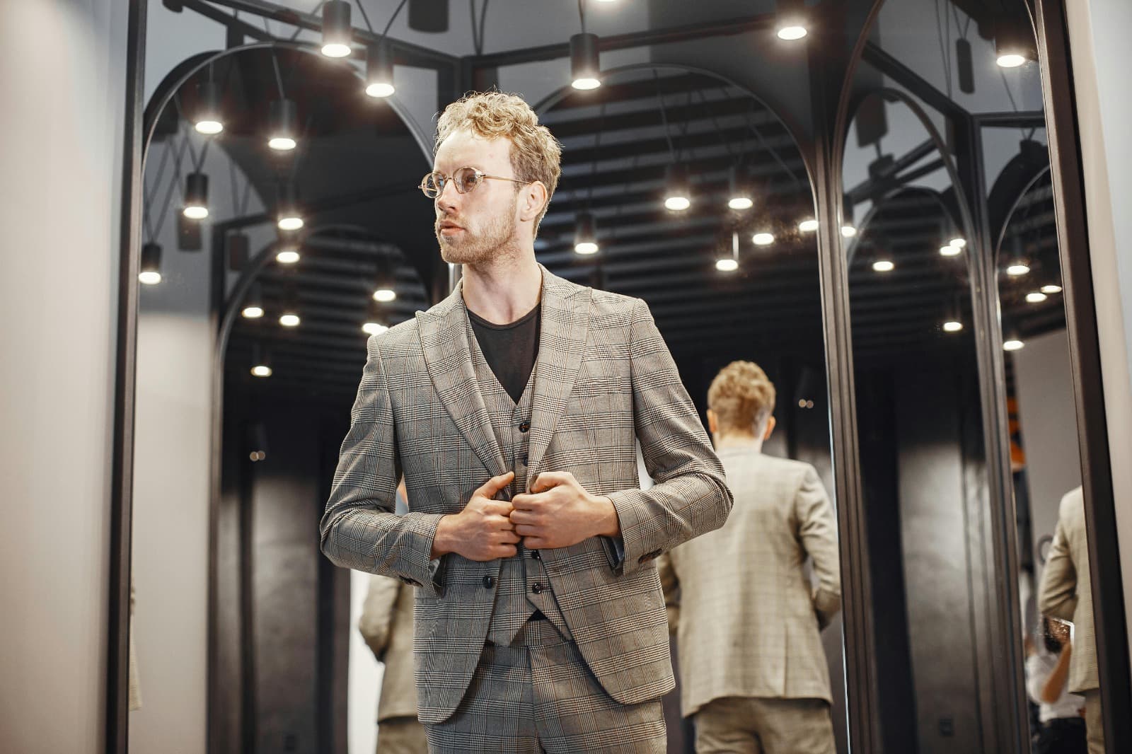 BESPOKE SUITS LOS ANGELES: TAILORED ELEGANCE FOR EVERY BODY