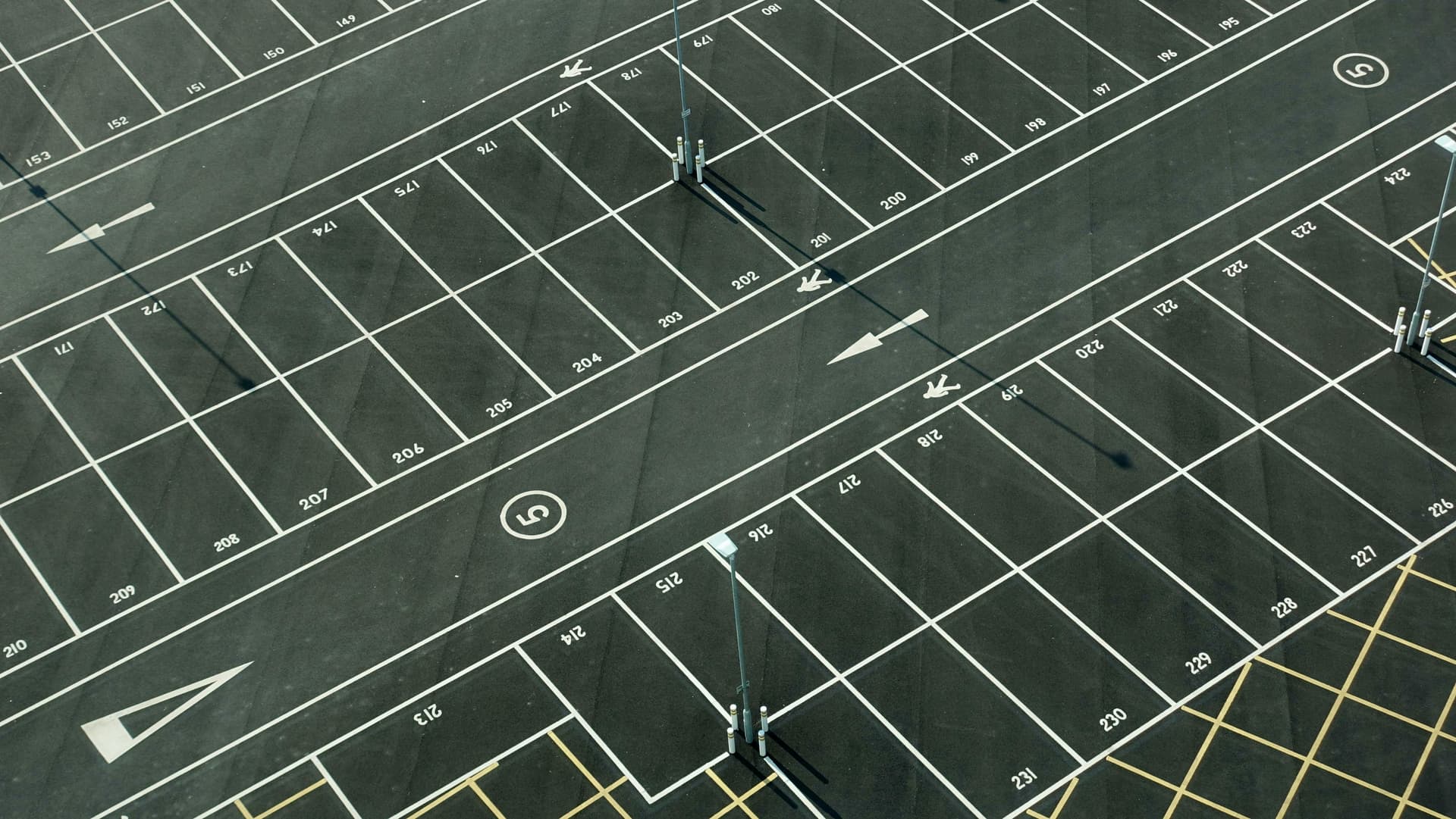 Bright &amp; Durable Gulf Coast Parking Lot Lines