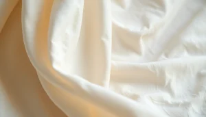 Ongebleekt katoen met zachte textuur en natuurlijke kleuren, geschikt voor handwerken.